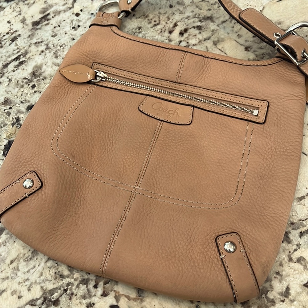 Coach leather crossbody light brown like new!